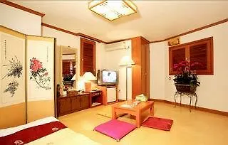 Kaya Tourist Hotel 서울특별시 3*,